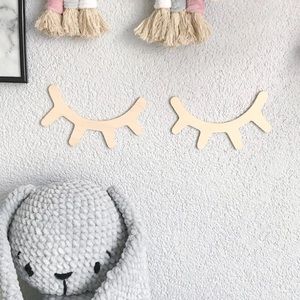 NWT Wooden Sleepy Eyes 2 piece Nursery Decor Set Wall Decor baby room